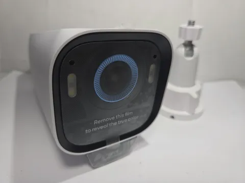 Eufy eufyCam S3 Pro 4K Solar Outdoor Wireless  Camera White Excellent Cond