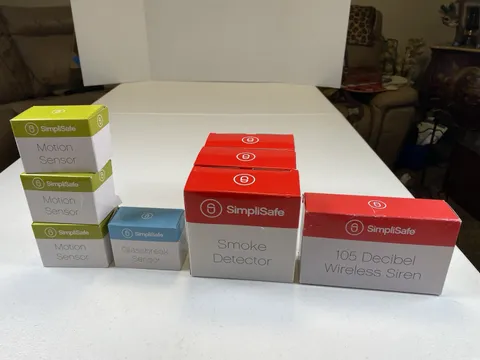 Simply Safe alarm system Lot of 9 Accessories Motion, Smoke, Glass Break, Siren
