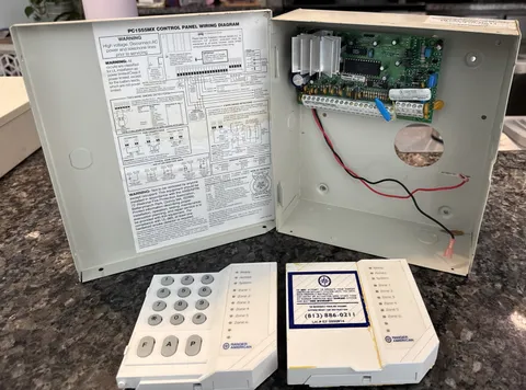 DSC PC1555MX50 Security Motherboard Power632 Control Panel & 2 Ranger American U