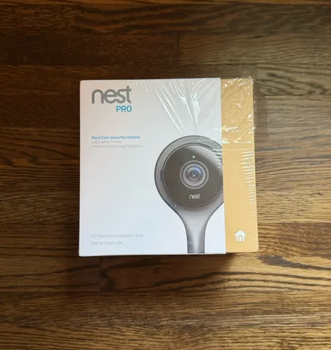 Google Nest Pro Indoor Security Camera (NC1103US)(A0005) Black - Sealed