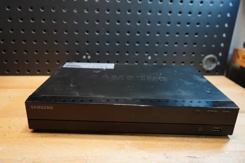 (K) Samsung SDR-B3300N 4-Channel 720p HD Security DVR Unit Only