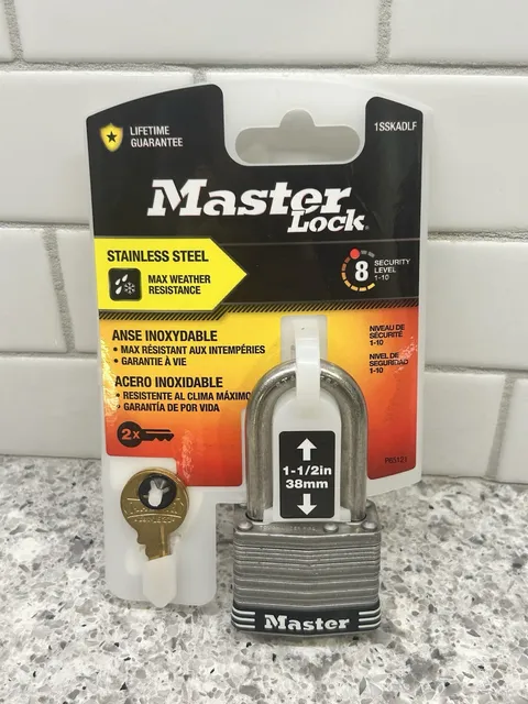 NEW! Master Lock Stainless Steel Keyed Padlock 1 1/2 in 2 Keys- Model 1SSKADLF