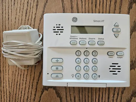 Interlogix/GE Simon XT Residential Fire Alarm & Security System USED - working