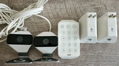 Xfinity XCAM Indoor Outdoor Security Camera X 2 & Keypad W/ 2x XW3 Units Lot