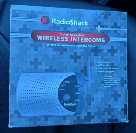 RADIO SHACK 900MHz Wireless Audio Intercom System (4300124) with VOX mode  (D2)