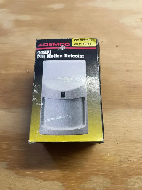 Ademco 998 PI PIR Motion Detector Pet Immune 40 lbs