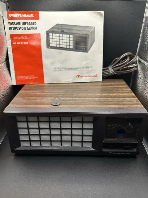 Vintage Radio Shack Safe House Passive Infrared Intrusion Alarm 49-308 w/ Manual