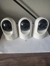 EUFY Security 2K E220 3PK indoor cam Pan & Tilt plug-in camera - WHITE
