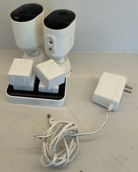 Arlo Pro 4 Spotlight Indoor/Outdoor Camera White 2 Cameras 4 Batteries & Charger