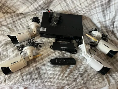 Lorex LH0414-D Digital 4 Channel Surveillance System + 4 Cameras Remote