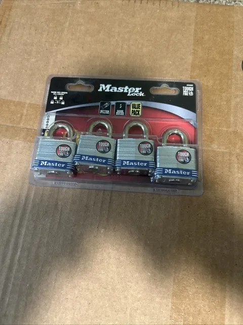 LOT OF 4 Pack Master Lock 3008D Laminated Steel Padlock 1-1/2 NEW