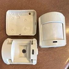 Interlogix Wireless PIR Motion Sensor Indoor Wall Mount White 60-639-95R