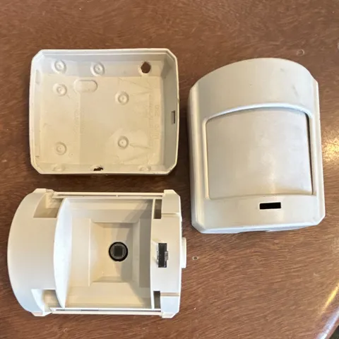 Interlogix Wireless PIR Motion Sensor Indoor Wall Mount White 60-639-95R