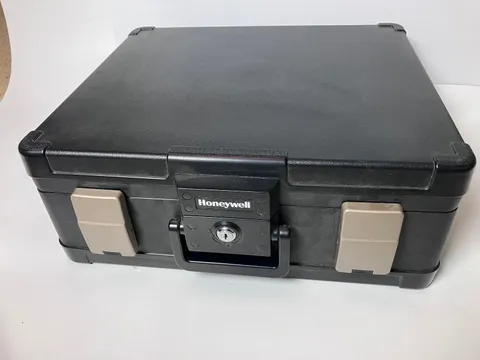 Honeywell 1104 Fire/Water Chest 0.39 cu ft