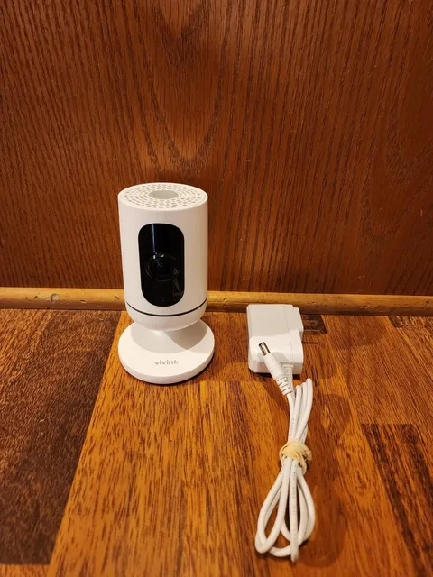 Vivint Ping Indoor 1080p Wi-Fi Security Camera V-CAM1 With Power Supply Tested