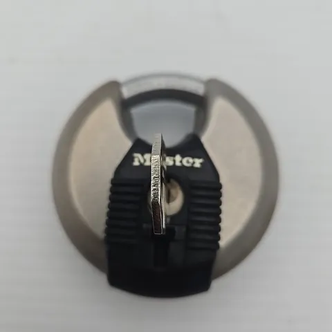 Master Lock M40XKAD Magnum Heavy Duty Stainless Steel Discus Padlock with Key