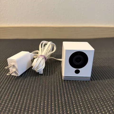 Wyze Cam V2 HD Indoor Wireless Smart Home Security Camera (WYZEC2) + Cable