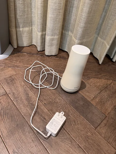 SimpliSafe BS3W Base Station - White - Gently Used and Yard Sign Stake Included
