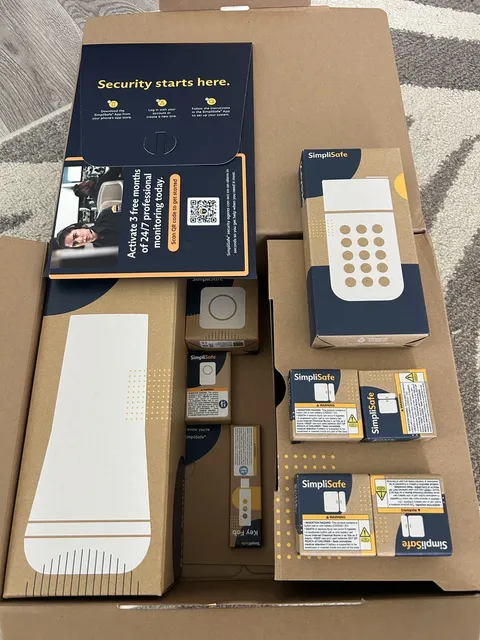 SimpliSafe 9 PIECE Security System Motion Sensor - New Open Box