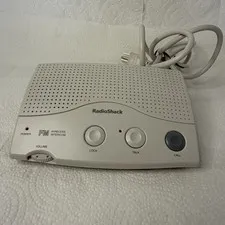 Radio Shack Wireless FM Intercom Three-Phase Compatible White Model 43-493 A
