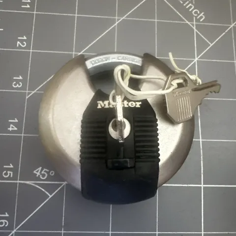 Large Master lock padlock cylinder Boron-Carbide weather resistant w/ keys