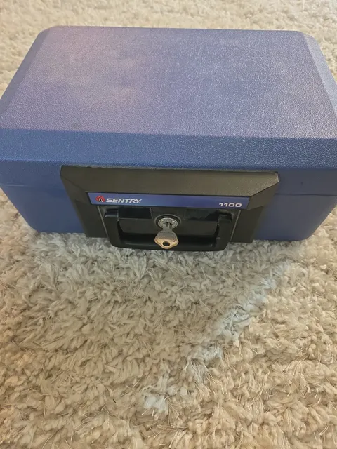 Sentry Safe 1100 Fire Proof With Key Portable Record Protection USA Made Blue