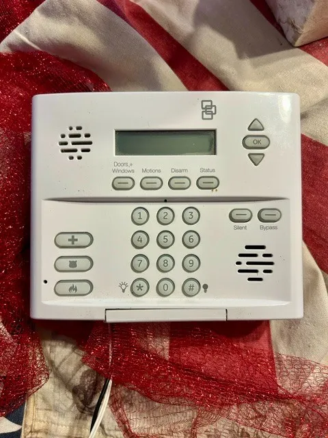 Interlogix/GE Simon XT Residential Fire Alarm & Security System USED - working