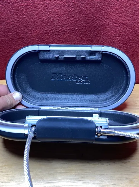 Master Lock 5900D Safespace Portable safe