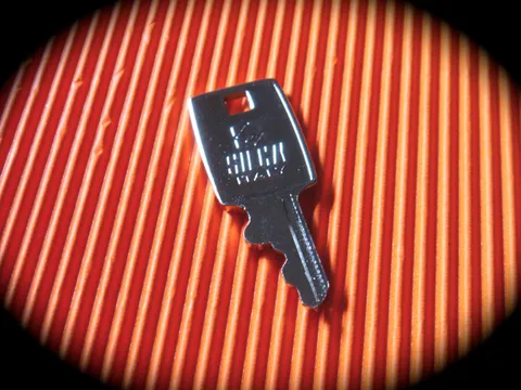 Samsonite Luggage Key TYPE 2 -70S -Precut Keyblank -LQQK!-FREE POSTAGE!