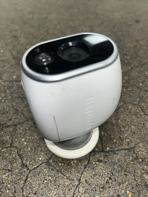 Netgear Arlo VMC3030 Wire-Free HD Security Camera Add-On w/ Magnetic Mount