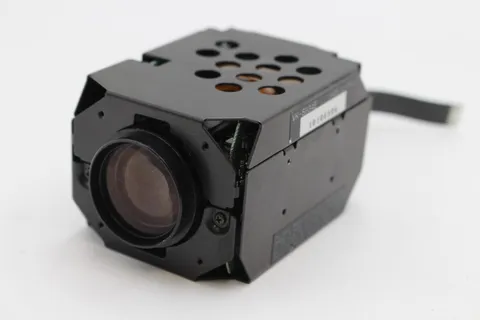 Hitachi VK-S934E Integrated Camera Security Color 1/4" CCD Block Head PAL JAPAN