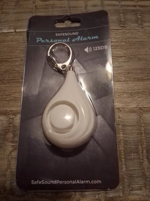 Safe Sound Personal Emergency alarm Keychain 125DB  Loud Siren New