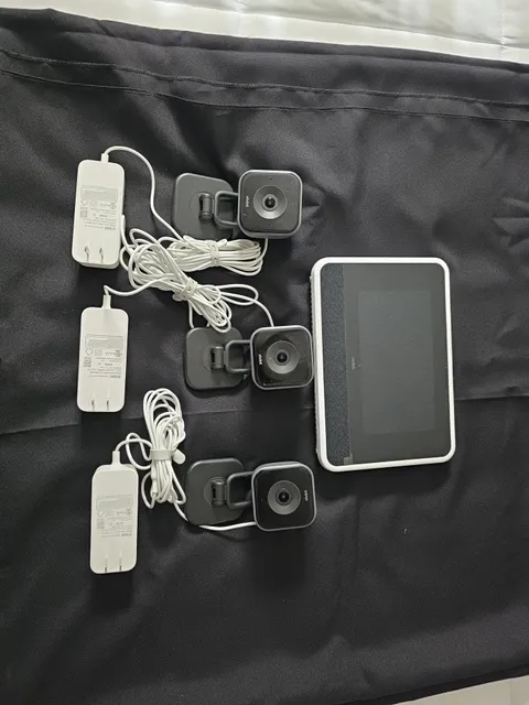 Vivint 7 In Touchscreen Command Center With 3 Indoor Camera Pro Model VS-IDC350