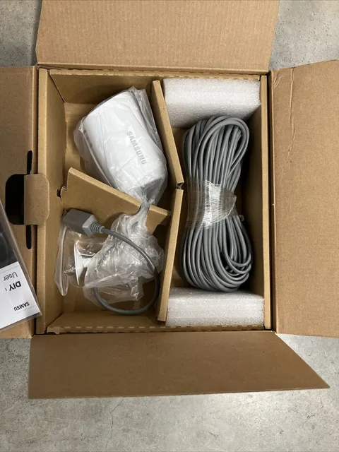 Samsung Security Cameras SEB-1006R White Bullet Digital Color.