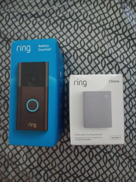 Ring Battery Operated Doorbell Camera With Free Ring Doorbell Chime. New In Box