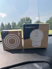 NEW SEALED SimpliSafe Outdoor Security Camera Series 2 CM021 + 16ft Power Cable