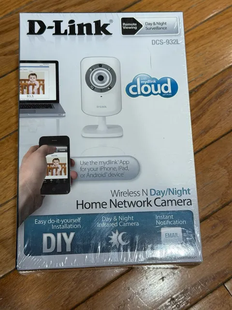 D-Link DCS-932L Wireless Indoor IP Camera Night Vision Wi-Fi