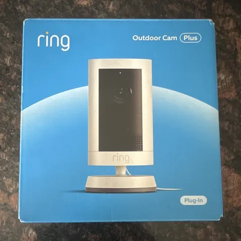 Ring Outdoor Cam Plus 2K Wi-Fi Plug-In Outdoor Weatherproof Camera White
