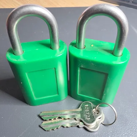 2 off 40mm Padlocks with Green Plastic Cover with 2 Keys - Marine Alloy shackle