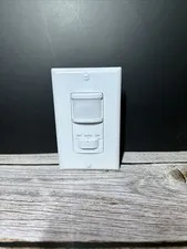 Cooper PIR Motion Sensor Wall Switch 120V 400W Fluorescent 500W Tungsten