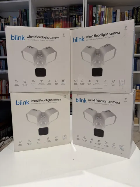Blink Wired Floodlight Camera White Smart security camera, 2600 lumens HD LIVE 