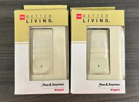 Legrand Pass  & Seymour RWU600U-LACC4 Occupancy Sensing Switch, (Lot of 2)