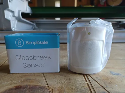 SimpliSafe Glassbreak Detector Sensor #1IND4 - BRAND NEW - FAST SHIPPING!