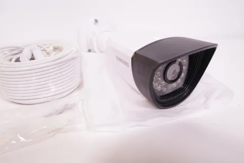 NEW - Samsung SDC-5340BC Weatherproof 600TV Color Night Vision Camera +60ftCable