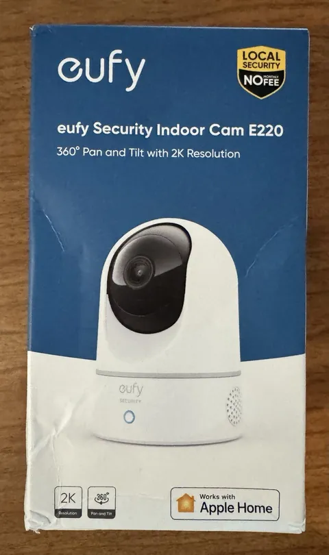 EUFY Security 2K E220 indoor cam Pan & Tilt plug-in camera - - Scratch & Dent