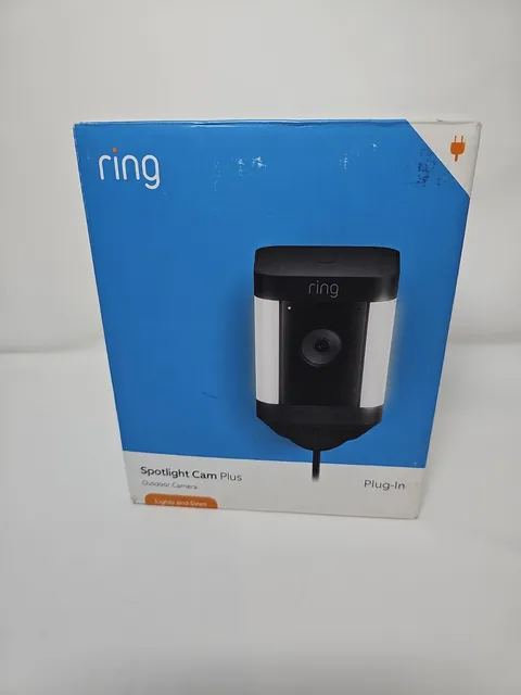 Ring - Spotlight Cam Plus Outdoor/Indoor Plug-In 1080p