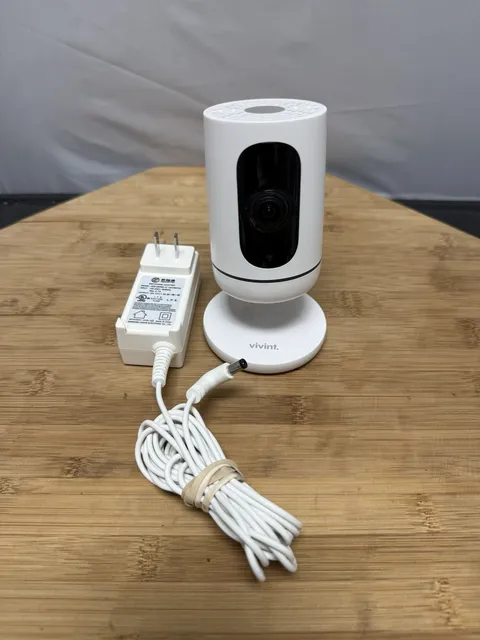 Vivint Ping Indoor 1080p Wi-Fi Security Camera V-CAM1 With Power Supply