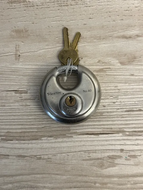 Vintage Chinrose  Stainless Steel Discuss Lock Round No. 40