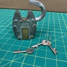 Vintage Squire Defiant Lever Padlock 3 Keys  Shackle Brass Keyhole Cover