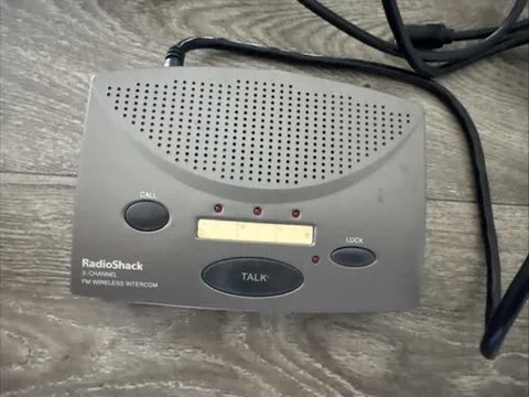 Radio Shack FM Wireless Intercom 3-Channel Station System 43-3105.